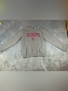 Oklahoma University Men’s Colosseum Sweatshirt- Medium